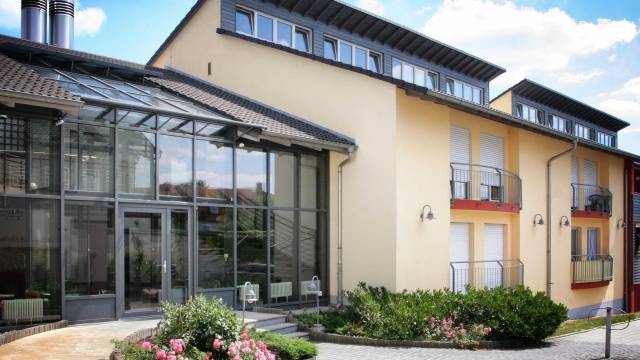 Titelmotiv Hotel Zum grauen Wolf